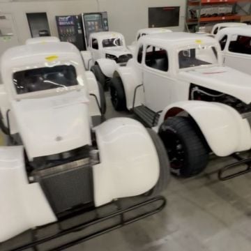 Come on in for our “exclusive” off-white cars! ????? #INEX #USLCI #racing #cars