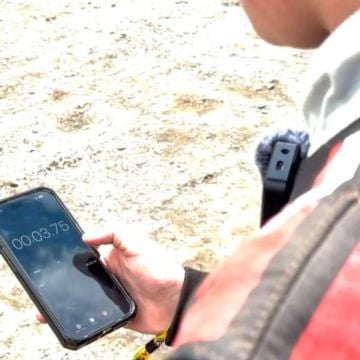 We asked them to stop at 4 seconds…with their eyes closed🫣