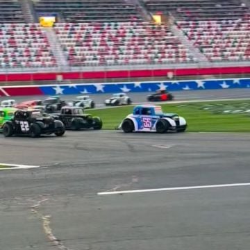 A Two-Lap Young Lions Division Shootout to the Finish!⚔️🏁 #CookOutSSO