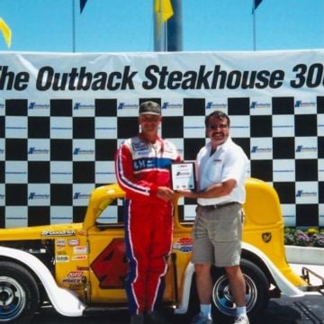 How we’re vibin’ on National Retro Day😎