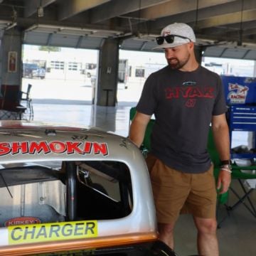 Ending the day with some Thunder Thunder. ⚡ @stenhousejr