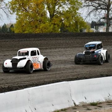 A showdown for the Semi-Pro championship tonight?? #LCDirtNats