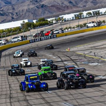 It’s time for Legend Car Asphalt Nationals at The Bullring???? #AsphaltNats #USLCI