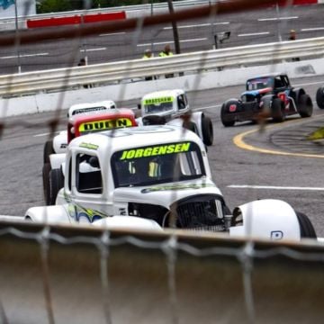 Racing to get that Nashville Hot Chicken!🔥🐓